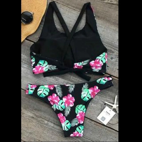 Cupshe Choose Me Floral Monstera Plant Bikini M - Picture 3 of 5